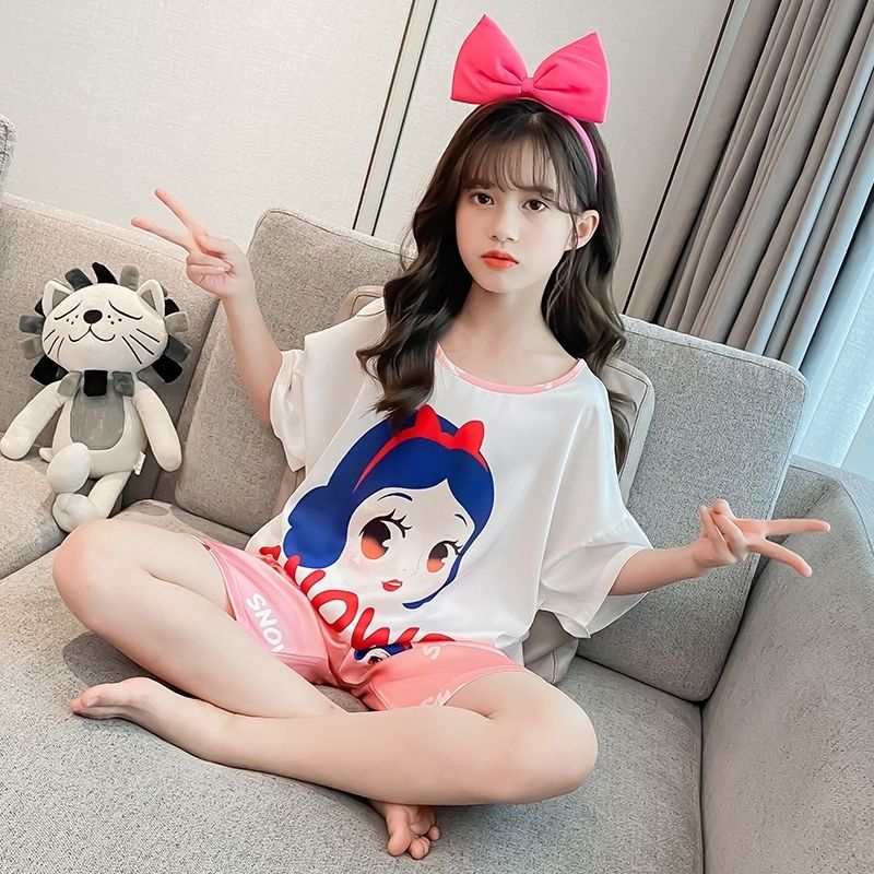 Children's pajamas, girls' middle school students, home clothes, strawberry milk silk, three-piece suit, short-sleeved trousers, spring, autumn and summer