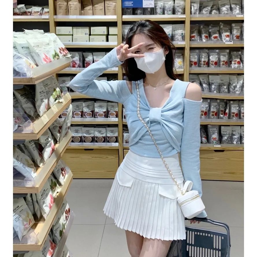 Off-the-shoulder long-sleeved T-shirt women's spring and autumn Korean version  new pure desire hot girl design sense slim fit and thin bottoming top