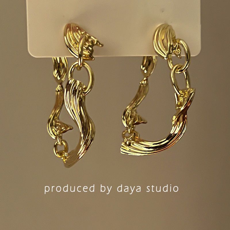French high-end sense Curved lines surround the back hanging metal earrings Niche design cold Hong Kong style exaggerated ins