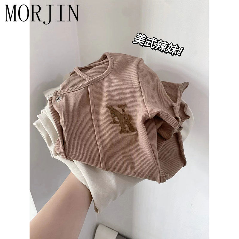 MORJIN American hot girl front shoulder short-sleeved t-shirt female 2022 spring and summer new design sense niche slim slim ins