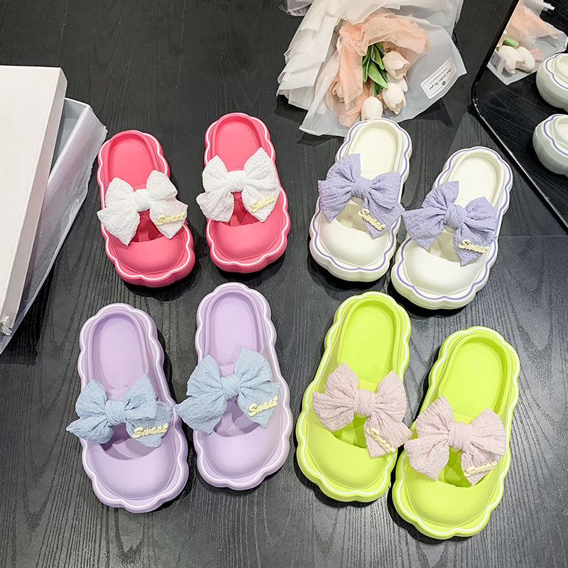 Women's slippers that feel like they're stepping on shit in the summer, indoor bathroom bathing, non-slip soft soles for couples, sandals for beach wear, women