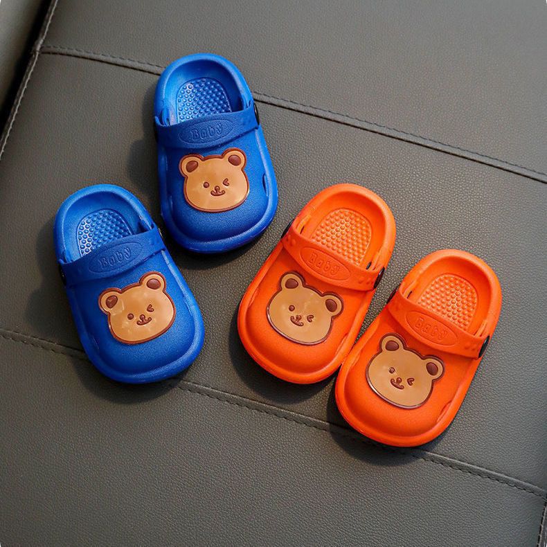 P [buy one get one free] Girls and boys non-slip hole shoes cute cartoon baby slippers