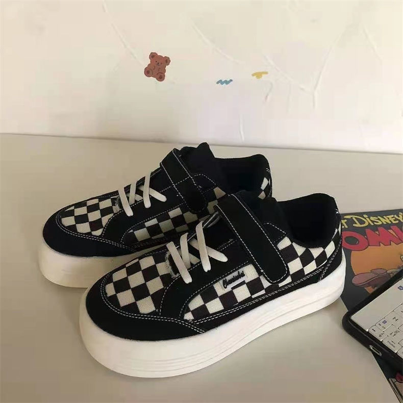 Explosive change big head thick bottom small white shoes women 2023 spring new ins niche checkerboard big head sports board shoes tide