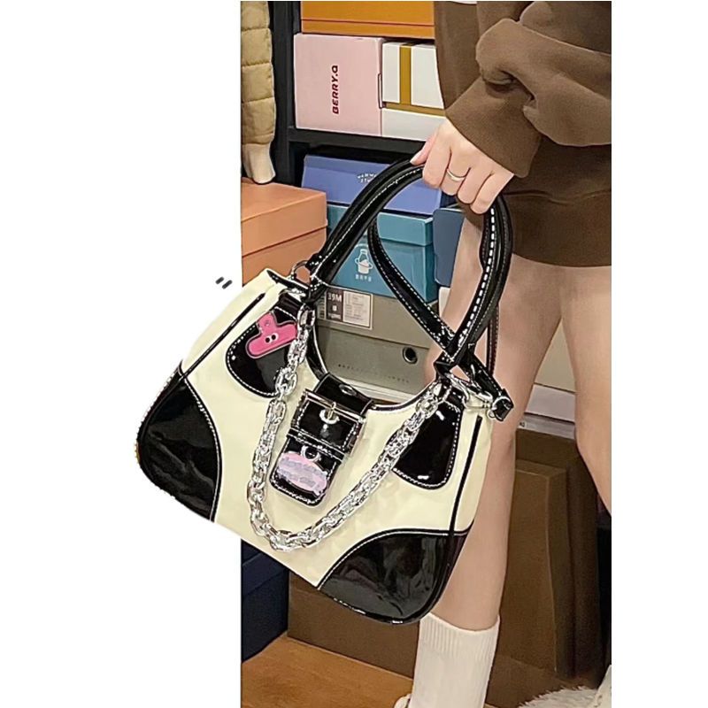 2022 Borsa a tracolla con una spalla cool per ragazza piccante in tela laccata medievale in nylon dolce sotto le ascelle_voghion.com