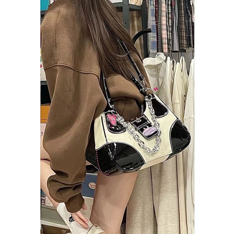 2022 Borsa a tracolla con una spalla cool per ragazza piccante in tela laccata medievale in nylon dolce sotto le ascelle_voghion.com