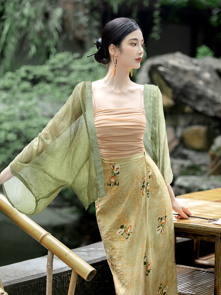 New Chinese style improved Hanfu daily cardigan suspender top skirt suit national style Han elements retro gentle skirt