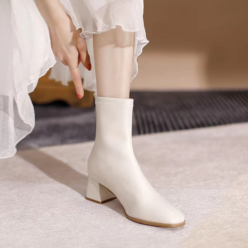 白色马丁靴女高跟小短靴2022新款法式中跟冬季踝靴纯欲粗跟切尔西