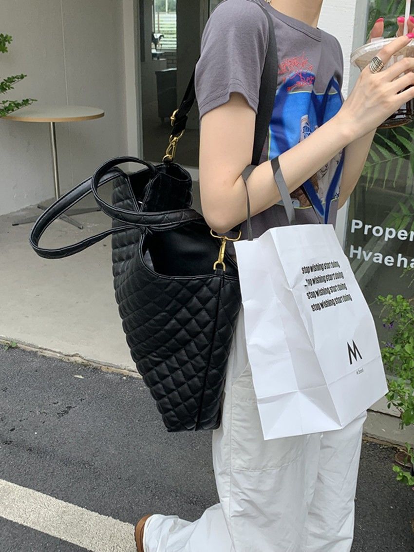 肥肥自製托特包包女2022新款大容量菱格黑色大包單肩手提斜挎包潮