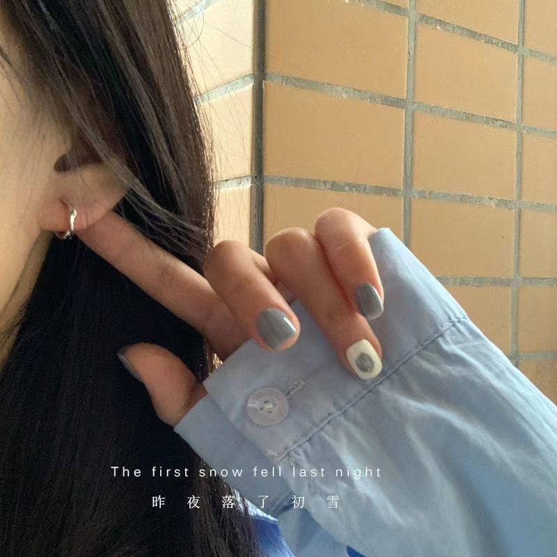 简约耳扣女夏小众设计2022新款潮素耳圈耳钉高级感耳环养耳洞耳饰