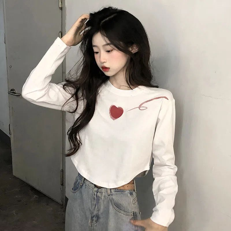 純棉正肩t恤女春秋2023新款愛心印花小個子寬鬆短款甜辣長袖上衣