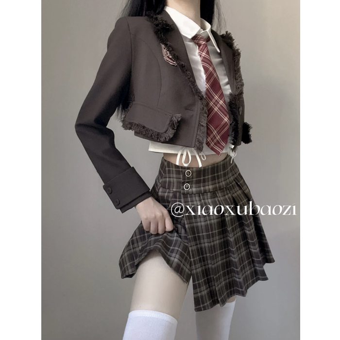 British preppy style women's short raw-edged suit jacket + Polo collar shirt + high-waist plaid pleated skirt three-piece set