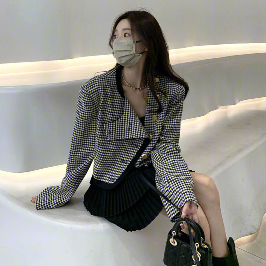 Tailoring suit women 2022 autumn and winter new rich family daughter plaid jacket + vest + cake skirt three-piece set
