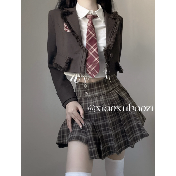 British preppy style women's short raw-edged suit jacket + Polo collar shirt + high-waist plaid pleated skirt three-piece set