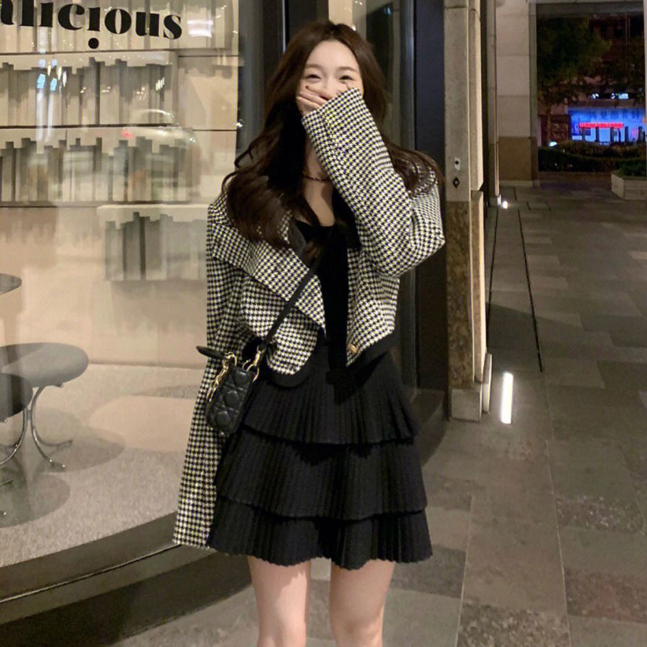 Tailoring suit women 2022 autumn and winter new rich family daughter plaid jacket + vest + cake skirt three-piece set