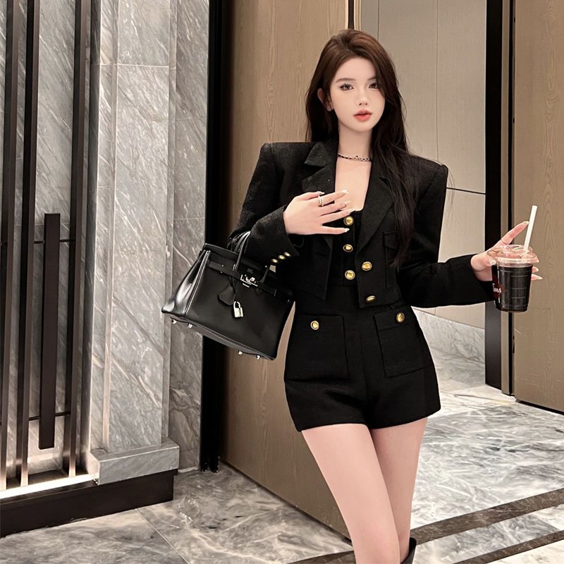 Woven black gold jacket shorts suit women's 2022 autumn new heavy industry short top jumpsuit two-piece trendy