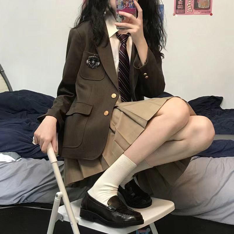 Three-piece suit/one-piece autumn and winter a complete set of college style wear with tea-style suit jacket with shirt and pleated skirt