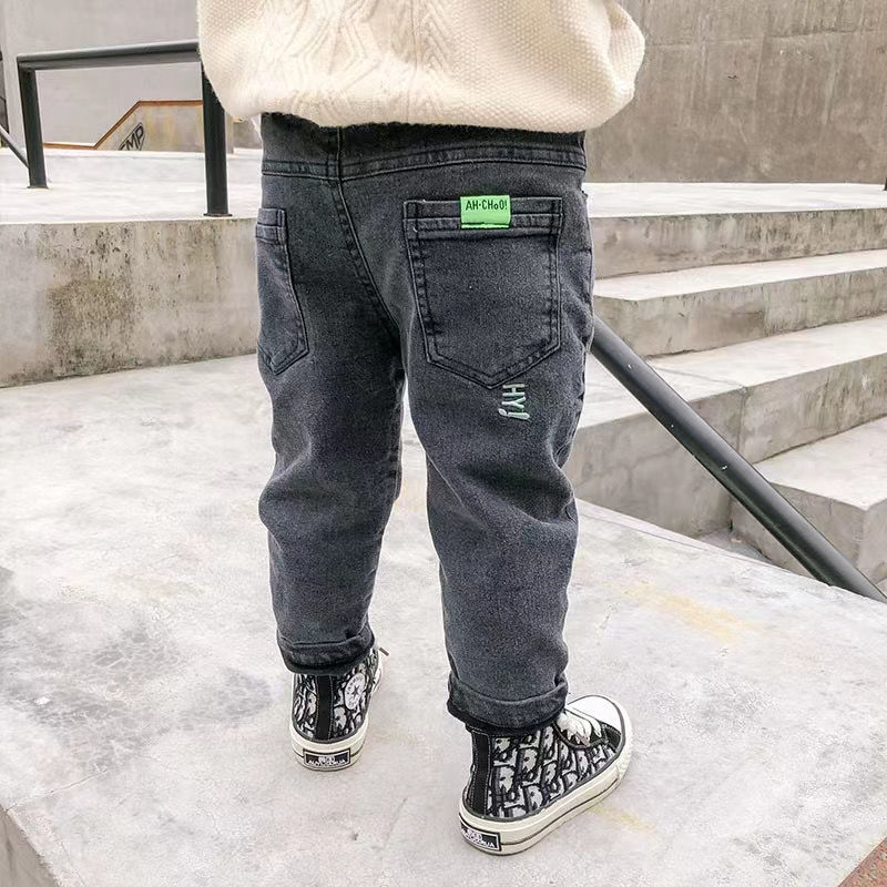 Boys' soft jeans 2023 new small and medium-sized children's autumn and winter trousers plus velvet thickened Korean version of elastic baby trendy children