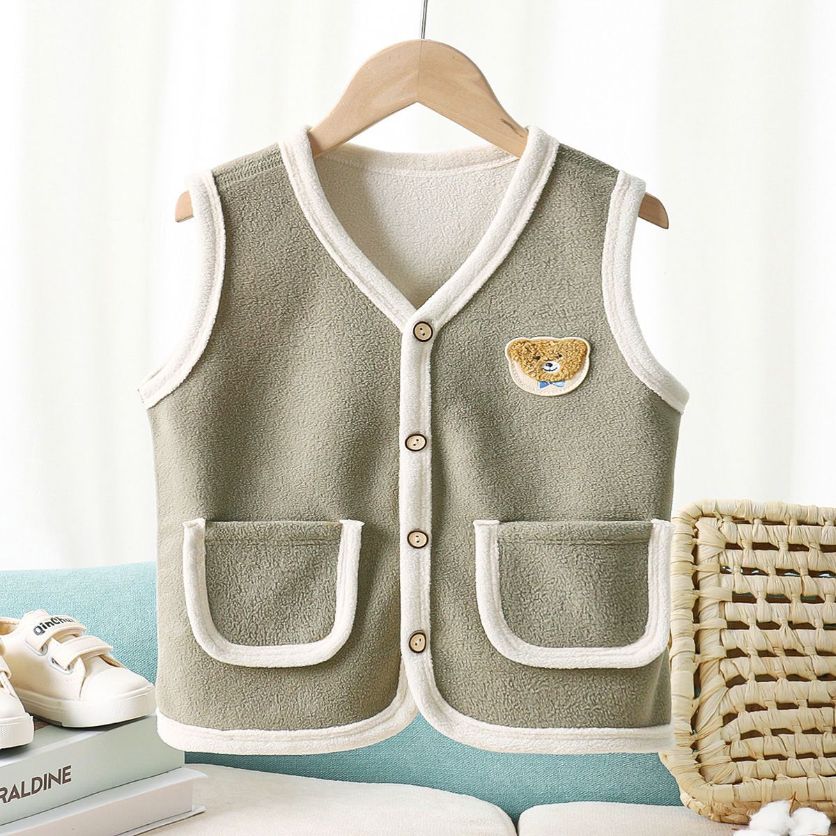 Autumn and winter children's polar fleece vest boys and girls plus fleece vest middle and small children's baby thick vest inside and outside wear