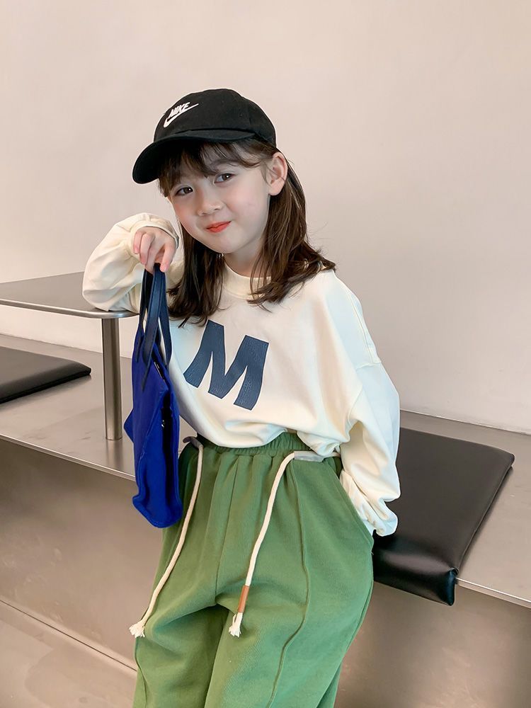 Girls' western-style sweater children's clothing 2022 autumn new children's Korean version of the Internet celebrity baby loose casual long-sleeved top