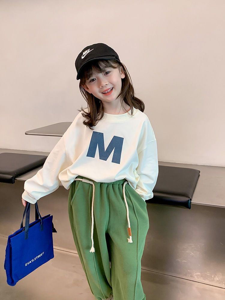 Girls' western-style sweater children's clothing 2022 autumn new children's Korean version of the Internet celebrity baby loose casual long-sleeved top