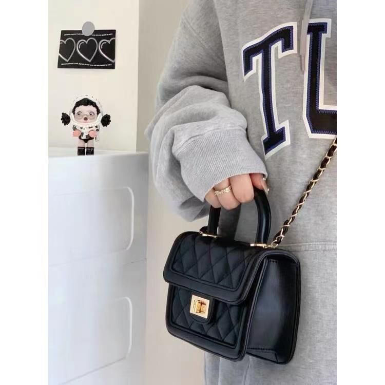 Niche high-end fashion small bag women 2022 new one-shoulder Messenger bag girl Xiaoxiang style rhombic chain bag