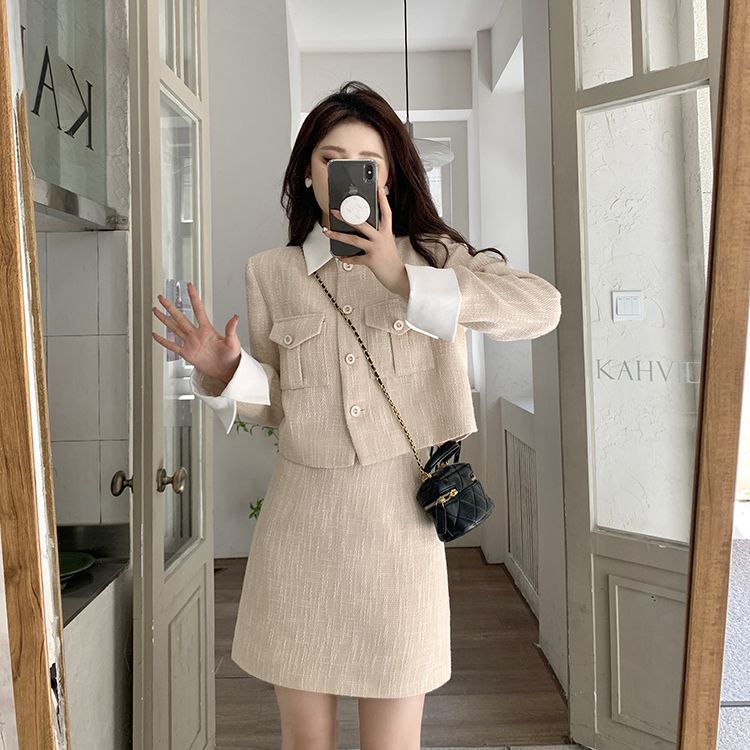 Large-size fat MM design sense of small fragrant wind short temperament coat to reduce age and look thinner long and short slit skirt suit [completed on December 25]