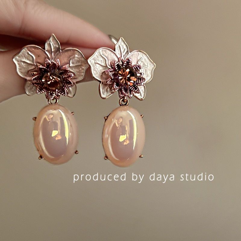 Flourishing Paris Baroque Retro French Flower Pearl Earrings Light Luxury High Sense Niche Design Fairy Temperament
