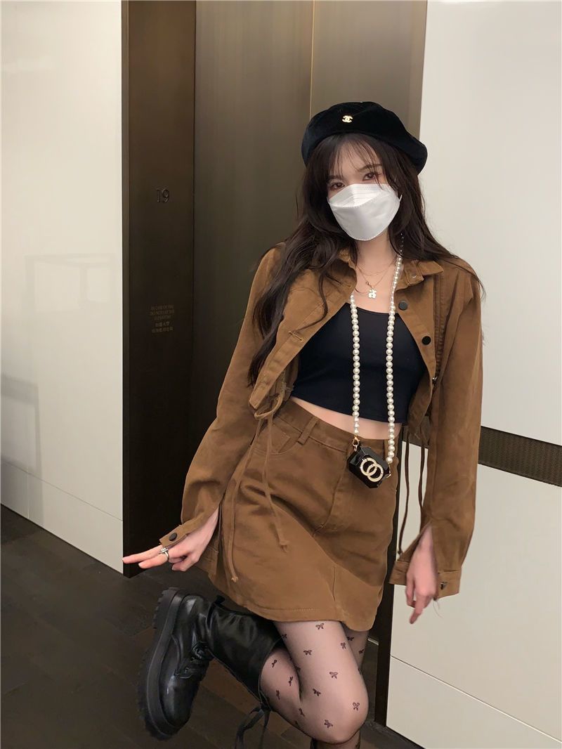 春季甜辣風咖色套裝女設計感抽繩短款外套高腰顯瘦小個子a字短裙