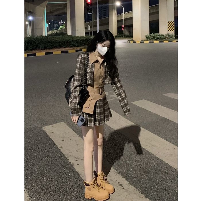 2022 Spring/Summer New Spice Girl Plaid Short Coat Women + POLO Collar Vest + High Waist Pleated Skirt Three-piece Set