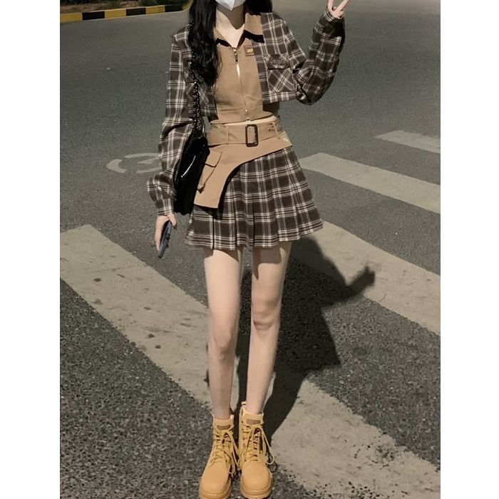 2022 Spring/Summer New Spice Girl Plaid Short Coat Women + POLO Collar Vest + High Waist Pleated Skirt Three-piece Set