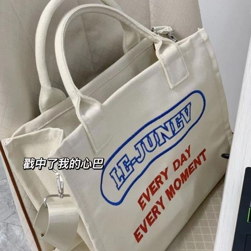 Student literary alphabet canvas bag female  new portable class commuter bag shoulder Messenger bag tote bag