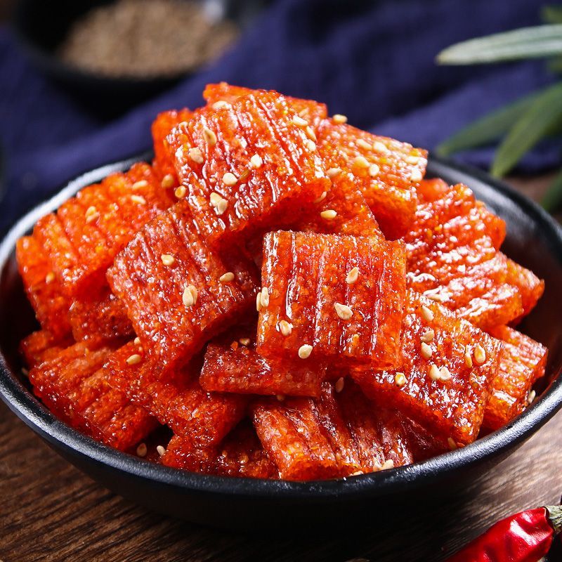 网红辣条组合香辣片魔鬼辣丝麻辣大刀肉辣棒零食礼包儿时休闲小吃
