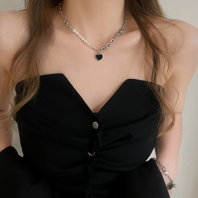黑色爱心珍珠项链女轻奢小众设计高级感复古巴洛克精致甜酷锁骨链