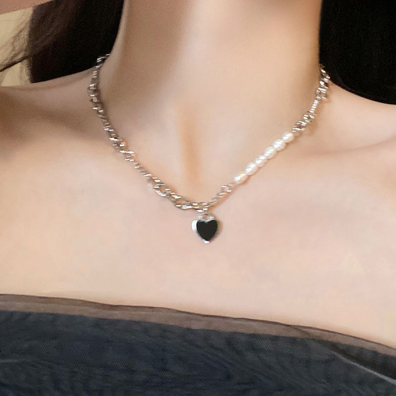 黑色爱心珍珠项链女轻奢小众设计高级感复古巴洛克精致甜酷锁骨链