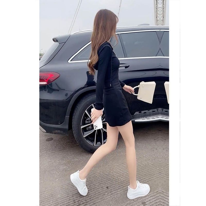 Small hooded dress 2022 autumn new temperament age-reducing long-sleeved solid color casual all-match hip skirt