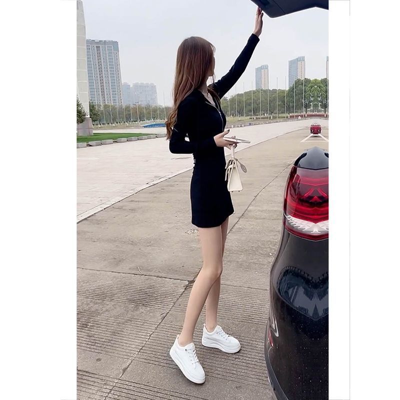 Small hooded dress 2022 autumn new temperament age-reducing long-sleeved solid color casual all-match hip skirt