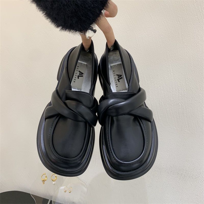 Thick-soled sponge cake small leather shoes women's design sense niche patent leather JK big head loafers 2022 new single shoes black