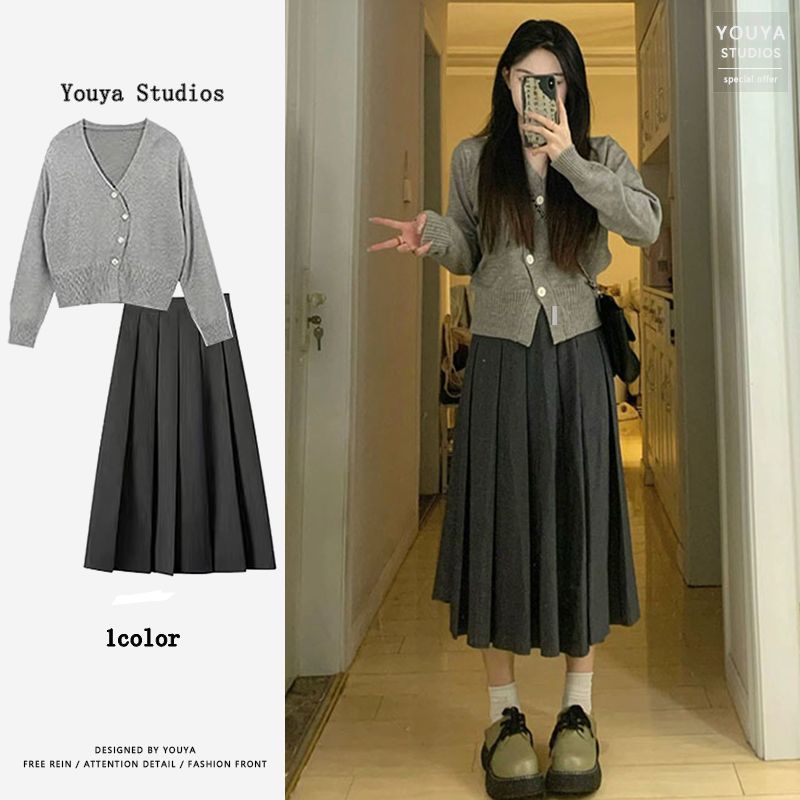 2022 early autumn new women's clothing, ladylike temperament, preppy style sweater two-piece set, small fragrance suit, pleated skirt