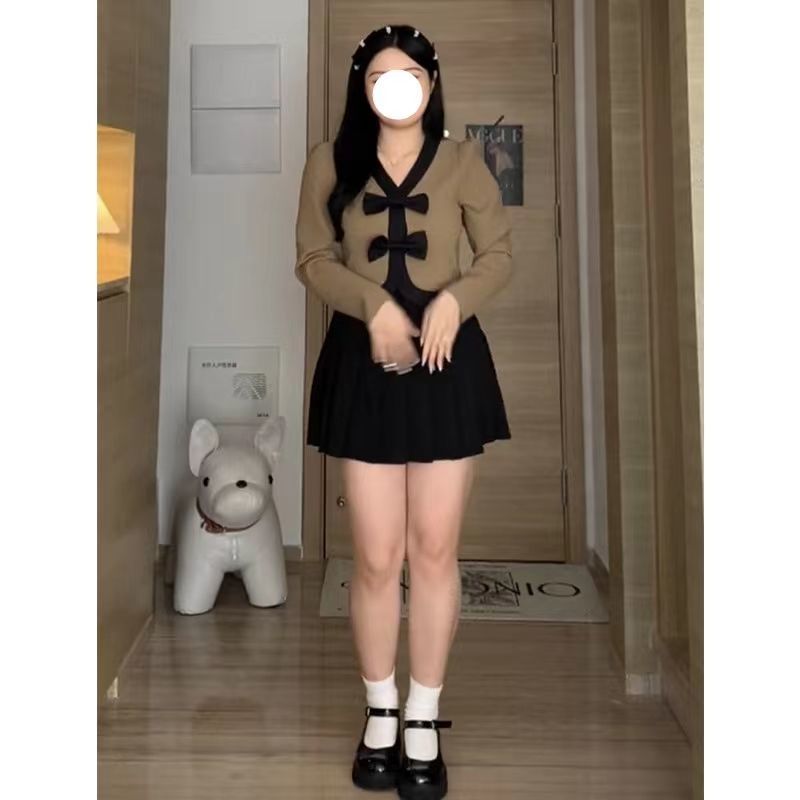 Plus-size women's clothing, slightly fat, autumn, Japanese, secret, temperament, color contrast, small fragrance, bowknot, thin top, pleated skirt suit