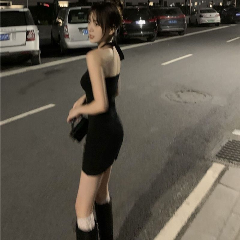 夏季纯欲小心机露背连衣裙女新款辣妹修身显瘦包臀背心小黑裙