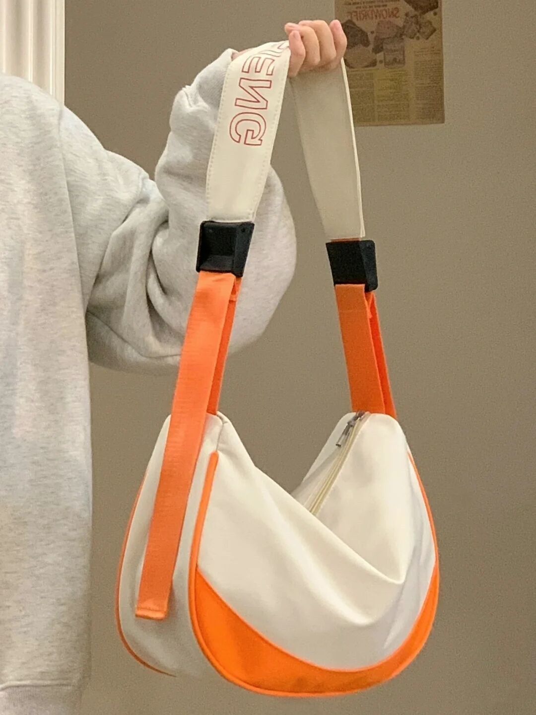 帆布包可愛寬肩帶斜挎包女尼龍布包甜酷健身包ins韓版撞色餃子包