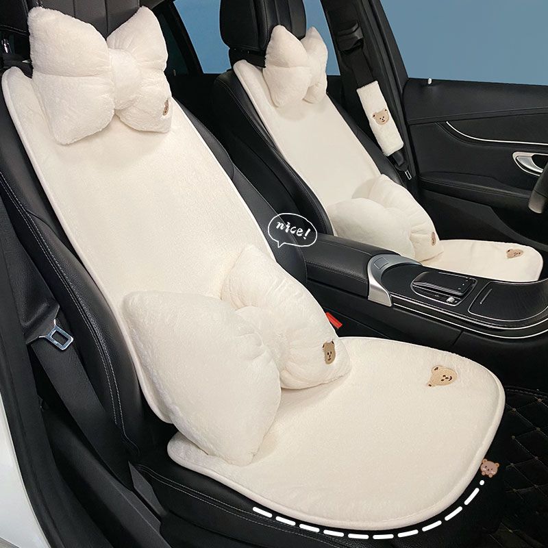 汽车坐垫可爱小熊高端白色毛绒冬季保暖不掉毛座椅套车内通用饰品