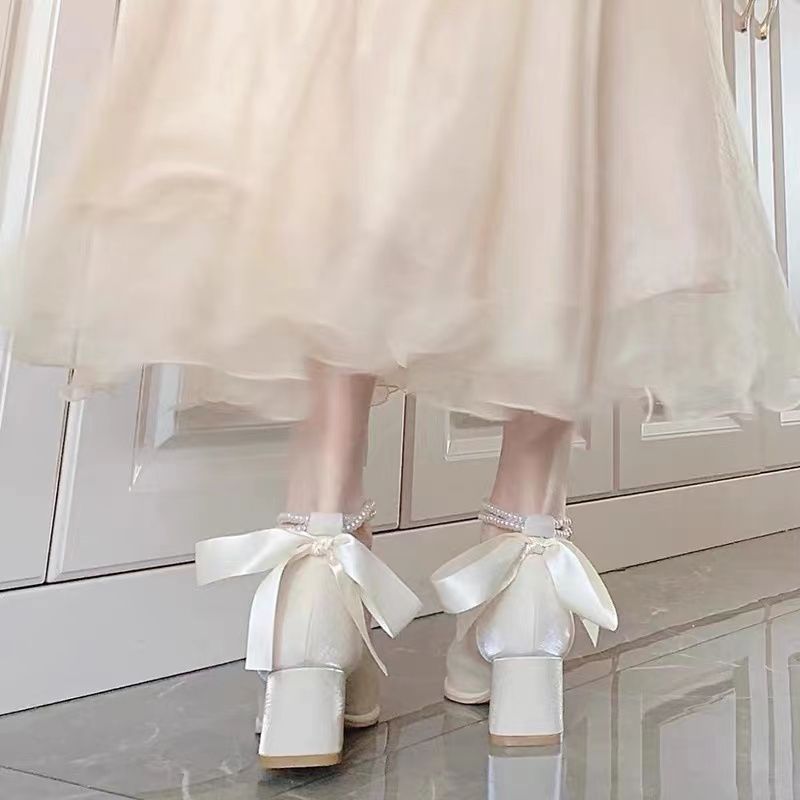 婚鞋红色粗跟方头高跟鞋女单鞋秀禾白色婚纱两穿珍珠新娘鞋蝴蝶结