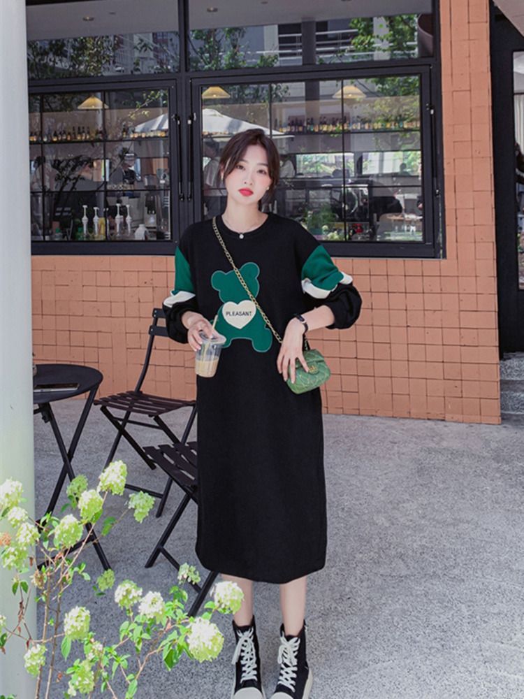 Contrast color splicing embroidery sweater dress long knee fat MM extra large size 300 catties spring and autumn loose and thin dress