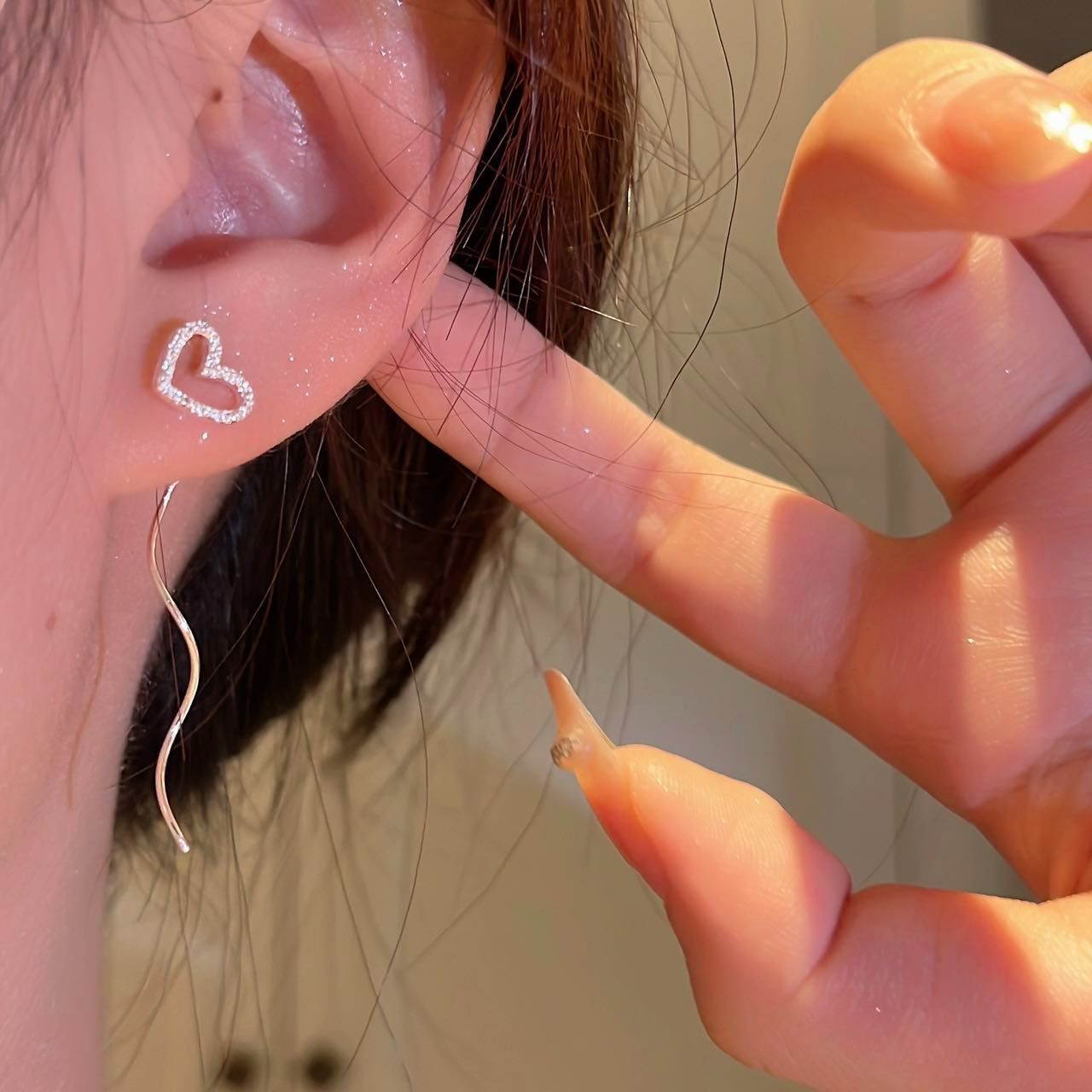 简约爱心波浪形耳线耳环小众气质高级感设计轻奢耳钉2022年新款潮