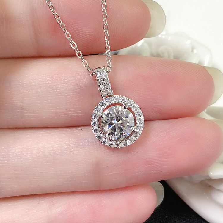 Zircon Pendant Round Diamond Necklace Luxury Temperament Jewellery_voghion.com
