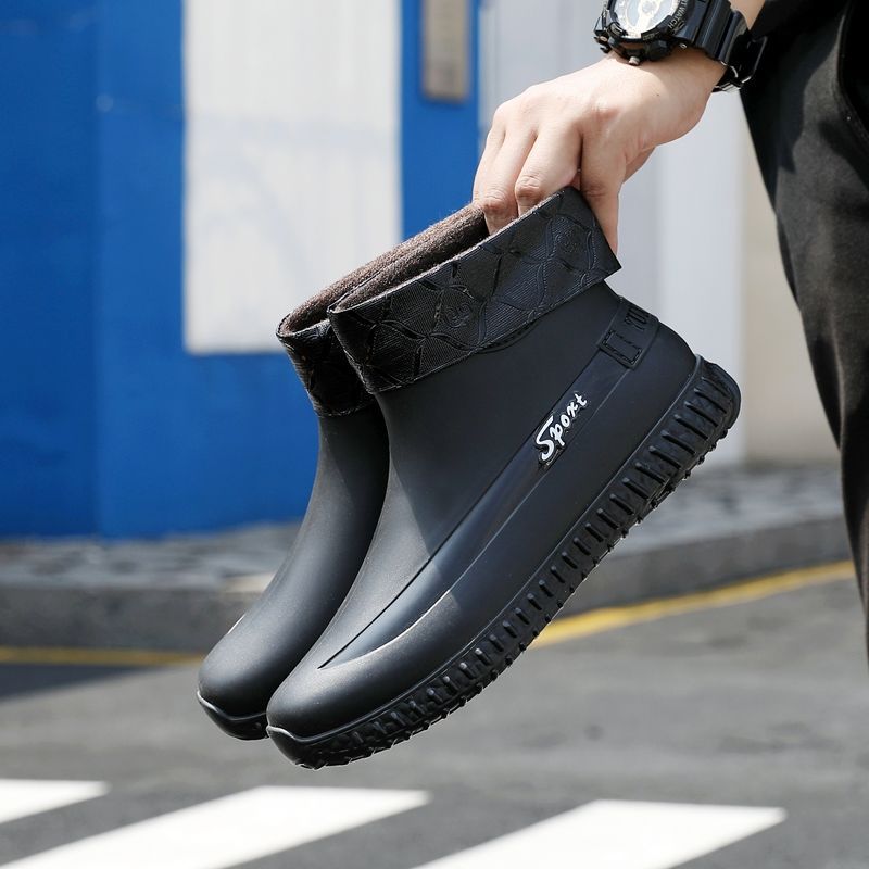 New trendy high-end rain boots men's outdoor wear-resistant velvet water shoes men's soft bottom non-slip kitchen rubber shoes waterproof rain boots