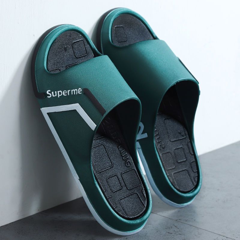 Stepping on shit slippers men's Korean version out wearable summer bathroom non-slip home home new thick-soled men's sandals and slippers