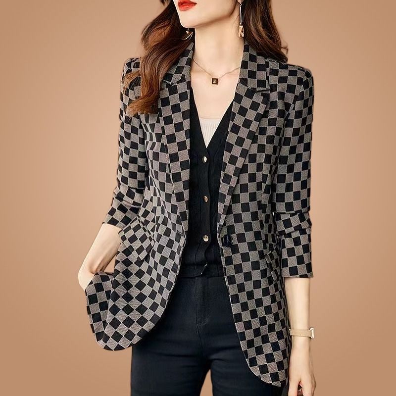 Large size women's plaid suit jacket spring and autumn 2023 new fashion casual temperament age-reducing small suit jacket