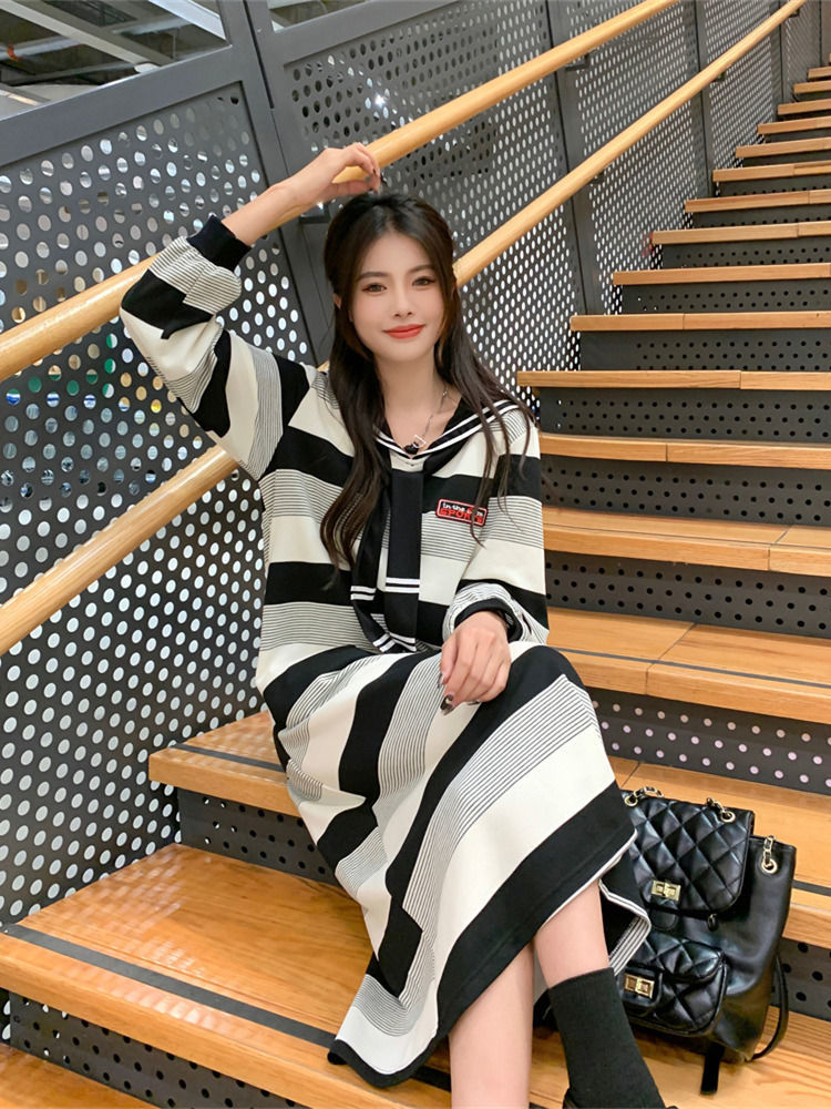 Navy collar striped sweater dress fat MM extra large size 300 catties spring loose Tibetan meat thin fake two-piece skirt